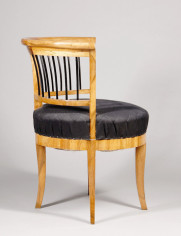 A single Biedermeier barrel chair 3