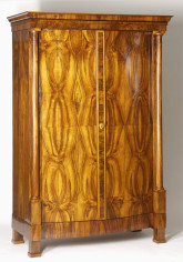 An elegant Biedermeier armoire 2