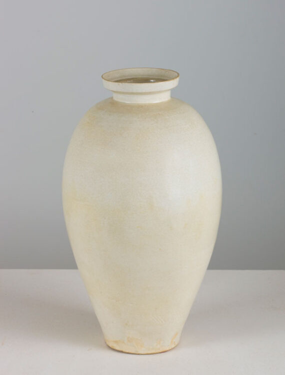 An exceptional Qinbai Vase