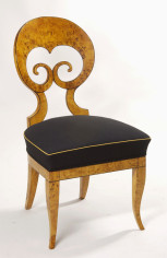 A magnificent pair of Biedermeier side chairs 3