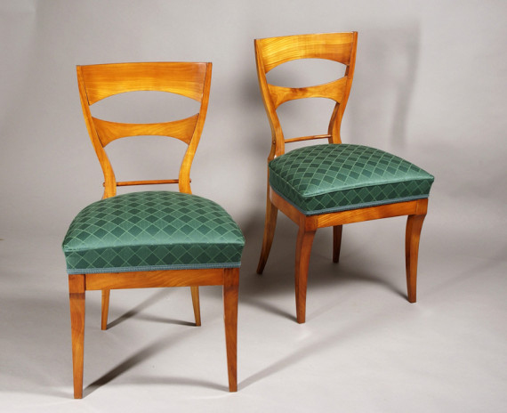 An elegant pair of Biedermeier side chairs