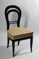 A pair of elegant Biedermeier side chairs 2