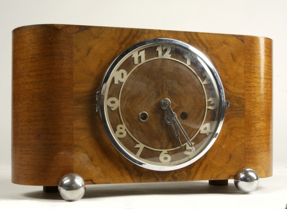 An Art Deco mantel clock