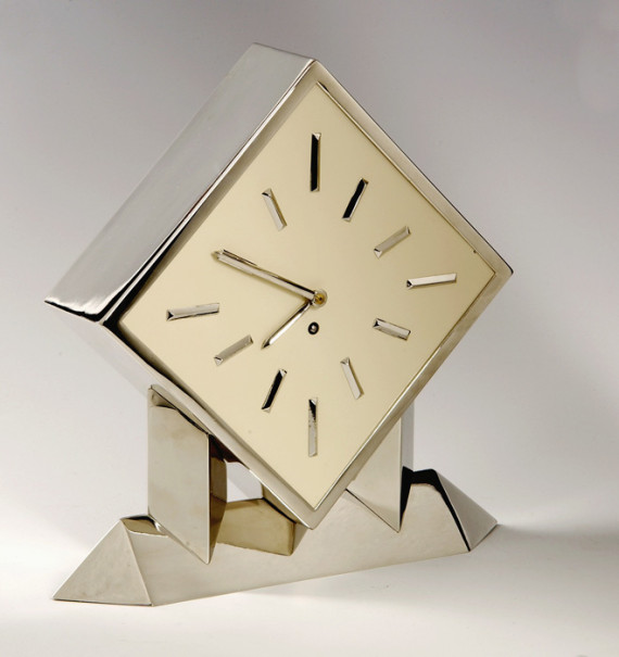 An Art Deco mantel clock