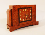 An Art Deco mantel clock 2