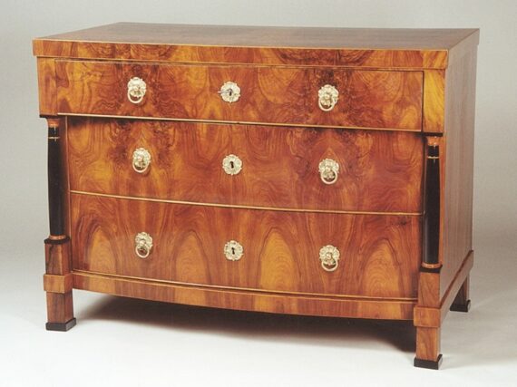 A Biedermeier three drawer commode