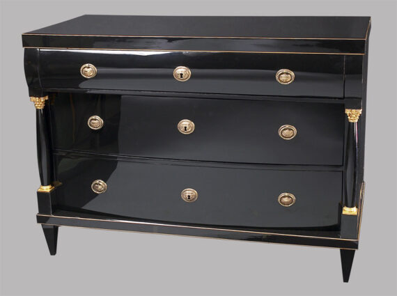 A Biedermeier commode