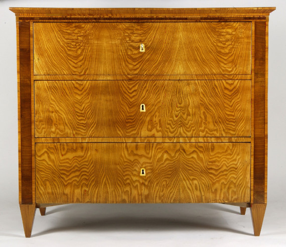 A Biedermeier commode