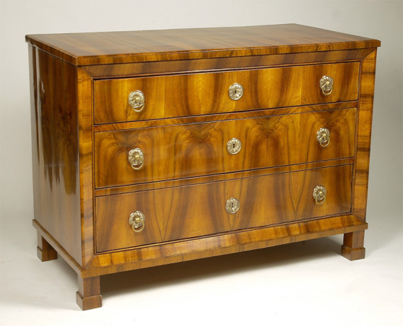 A Biedermeier commode