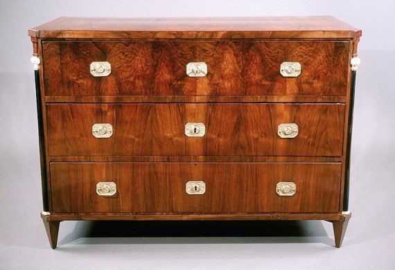 A Biedermeier three drawer commode