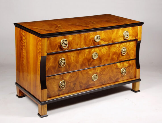 A Biedermeier commode