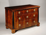 A stately Biedermeier three drawer commode 2