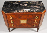 A petite three drawer commode 3