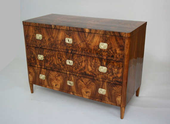 A Biedermeier three drawer commode