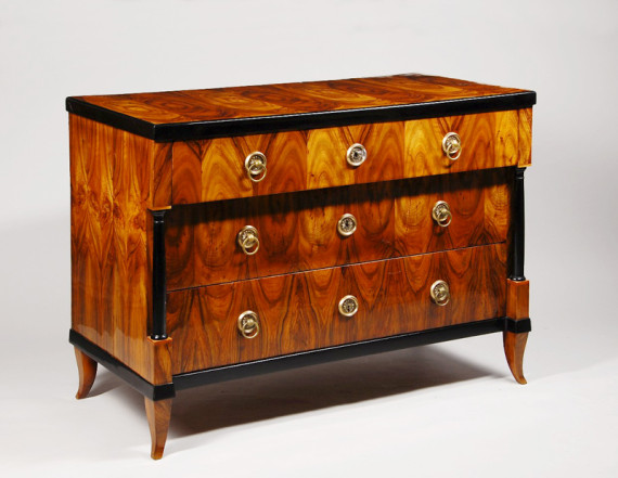 A Biedermeier three drawer commode