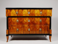 A Biedermeier three drawer commode 2