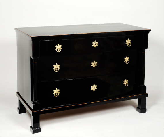 An elegant Biedermeier three drawer commode