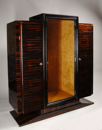 An elegant Art Deco display cabinet