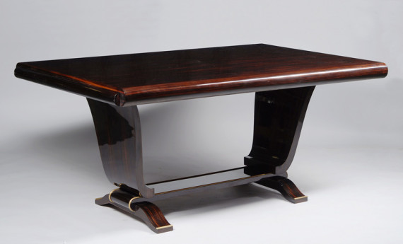 An Art Deco extendable dining table