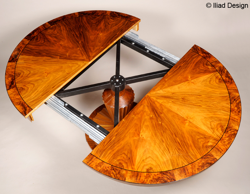 A Biedermeier inspired extendable dining table in the manner of Josef Danhauser 5