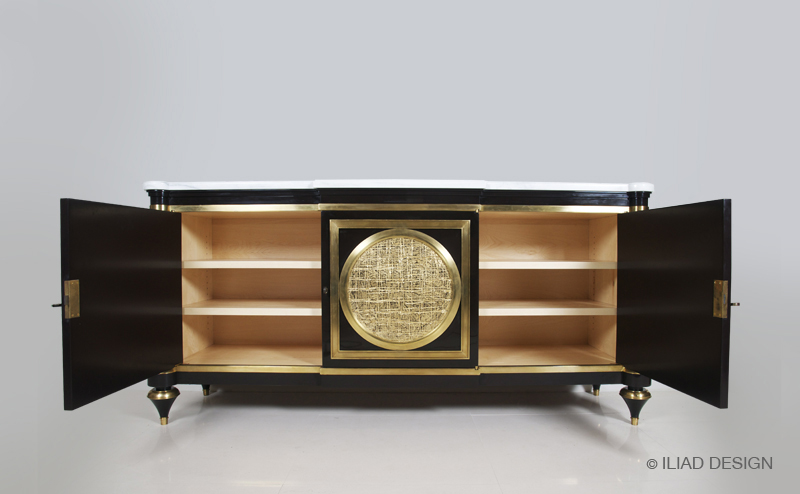 An elegant Neo-classical style sideboard 2