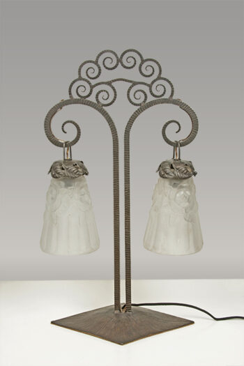 An Art Deco table lamp 