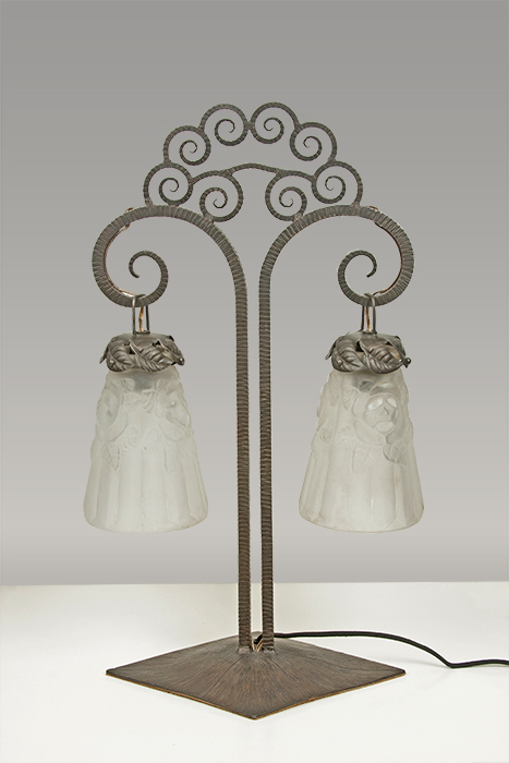 An Art Deco table lamp