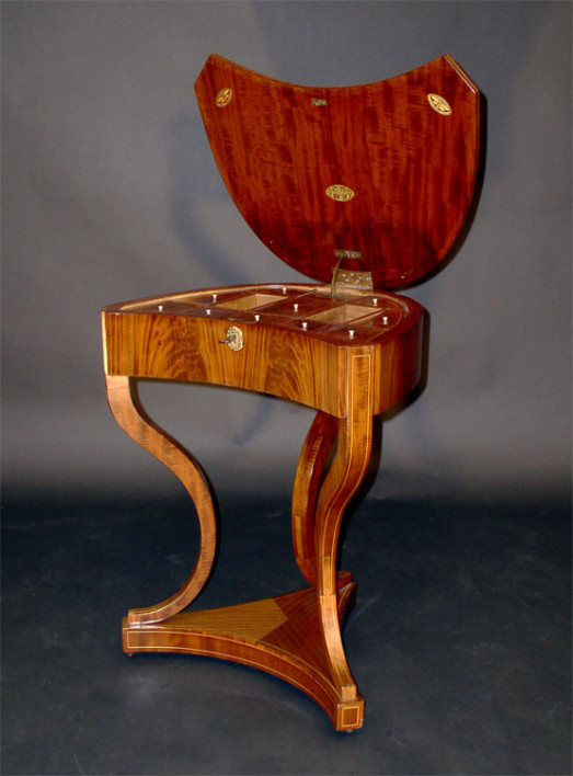 An exceptional and fine Biedermeier kidney-shaped occasional / work table