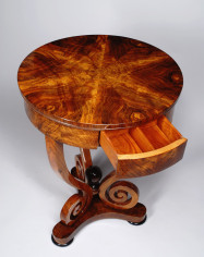 An exquisite Biedermeier occasional table 2