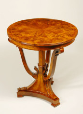 An elegant Biedermeier occasional table 2