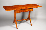 An unusual extendable Biedermeier occasional table 2