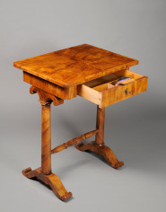 A handsome Biedermeier occasional table 2