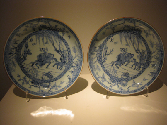 Pair of blue and white dishes
