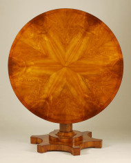 An unusual Biedermeier tilt-top pedestal table 2