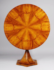 A Biedermeier trumpet style pedestal table 2