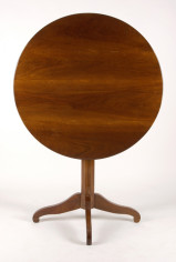 A small Biedermeier tilt-top pedestal table 2