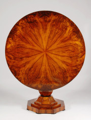 An elegant Biedermeier table 2