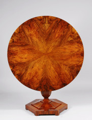 An exceptional Biedermeier pedestal table 2