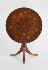 An exceptional Biedermeier pedestal table 3