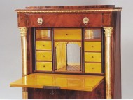 An exquisite Biedermeier petite secretaire 2