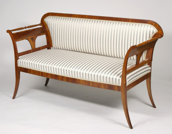 An elegant Biedermeier bench