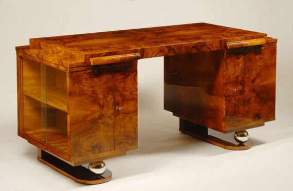A Constructivist desk