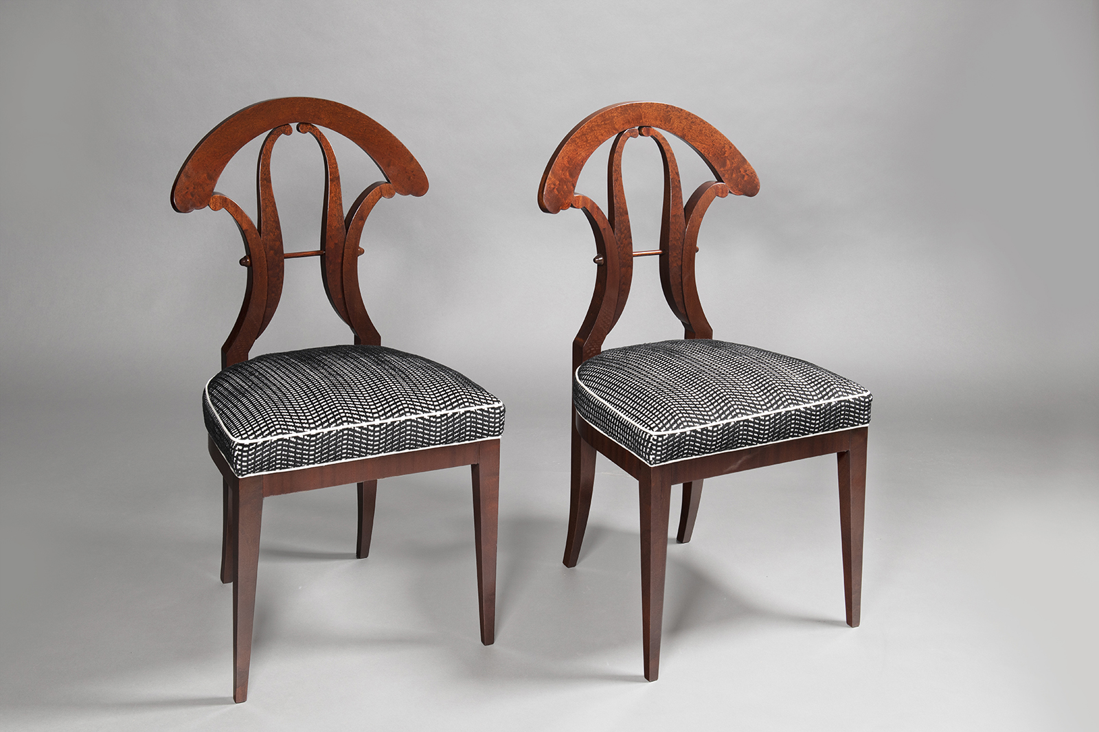 A Pair of important Biedermeier Side Chairs by Josef Danhauser - Iliad