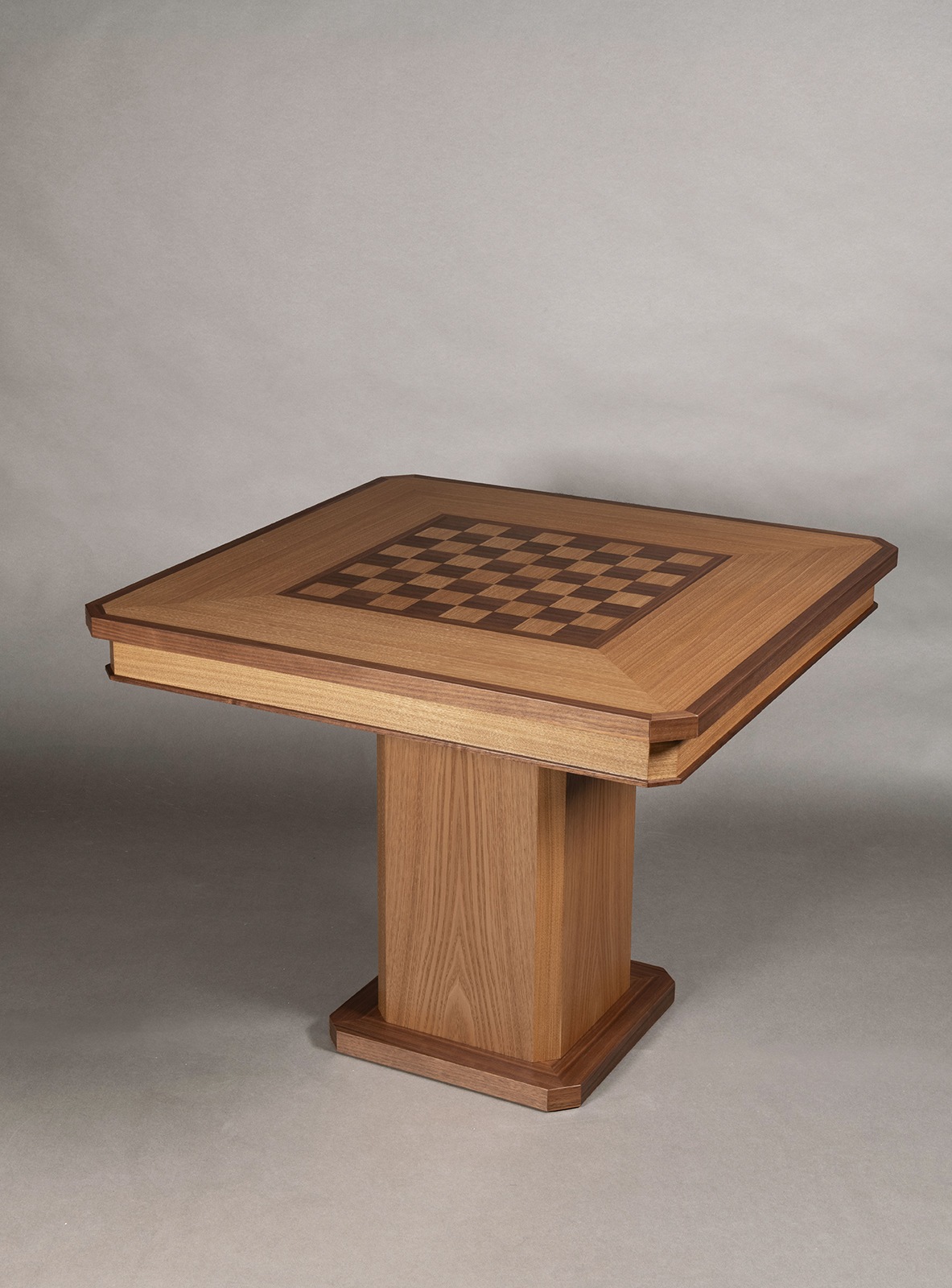 A Constructivist Game Table by ILIAD Design